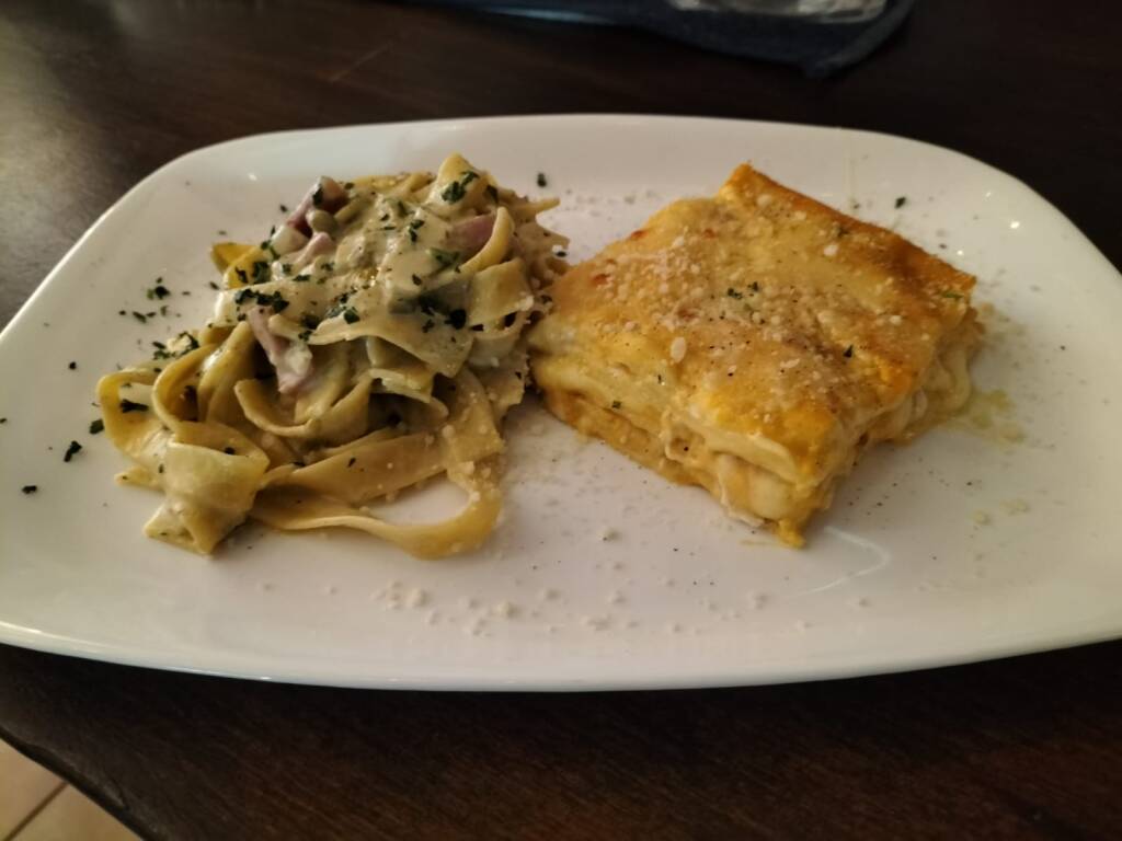 Primi piatti della cucina del Texas Bar, dalla galleria di VareseNews